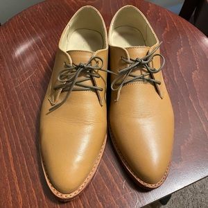 Nisolo Women’s James Oxfords in Almond